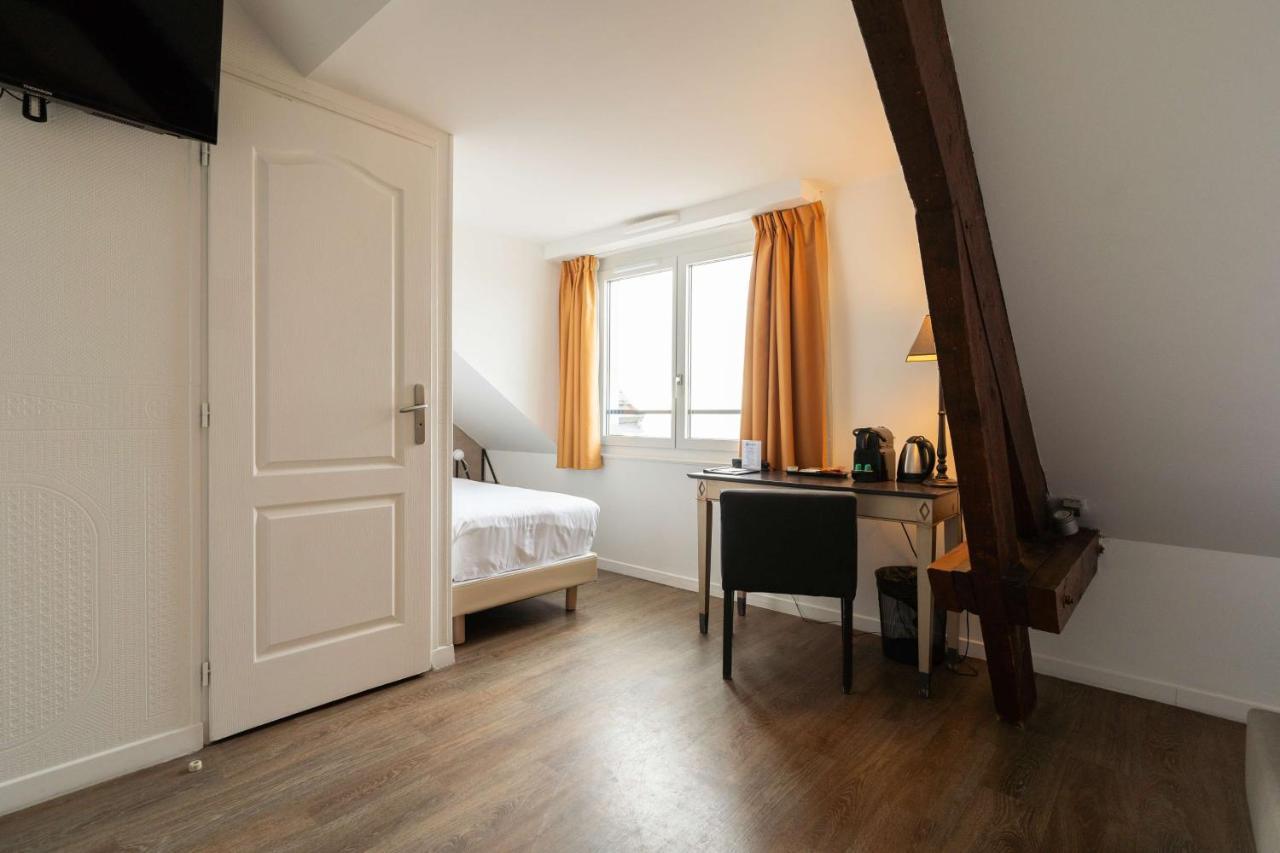 Western De La Marc Sur 3* Saint-Nazaire (Loire-Atlantique)